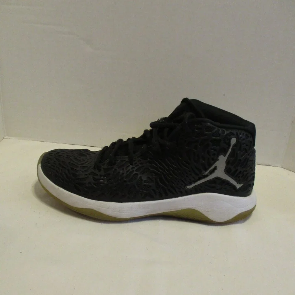 Jordan Shoes Men Size 9.5 Black White Fitness Athletic Basketball Sneakers